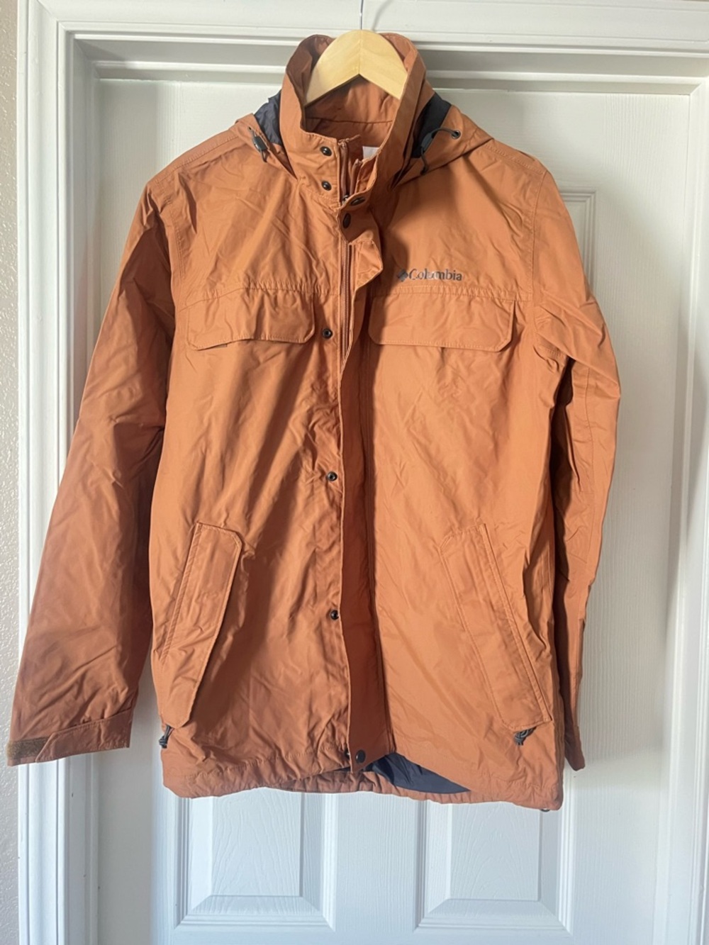 Columbia Men’s brown rain jacket Small